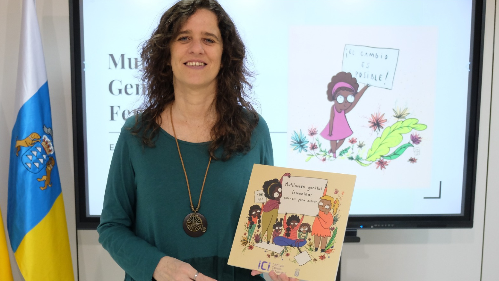 Kika Fumero en la presentación de la guía contra la mutilación genital femenina./ Gobierno de Canarias Kika Fumero en la presentación de la guía contra la mutilación genital femenina./ Gobierno de Canarias