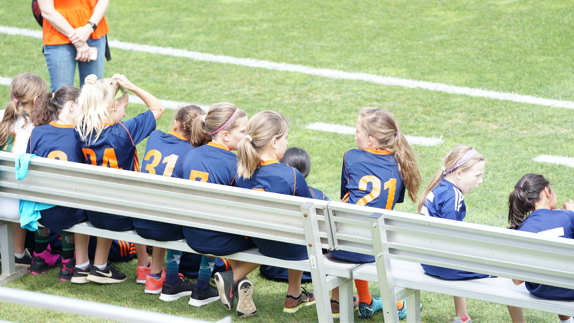 Un equipo de fútbol infantil femenino./ Unsplash