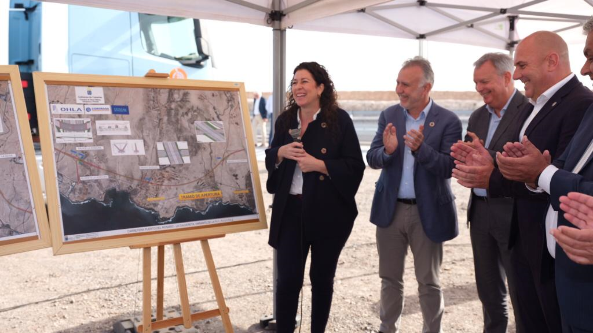 El Gobierno de Canarias pone en servicio el primer tramo de la nueva autovía entre La Caldereta y el aeropuerto, en Fuerteventura. / Acfipress