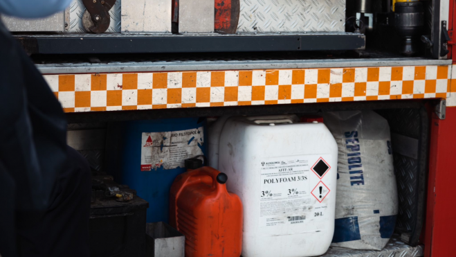 Gaveta estropeada en uno de los vehículos. / Cedida