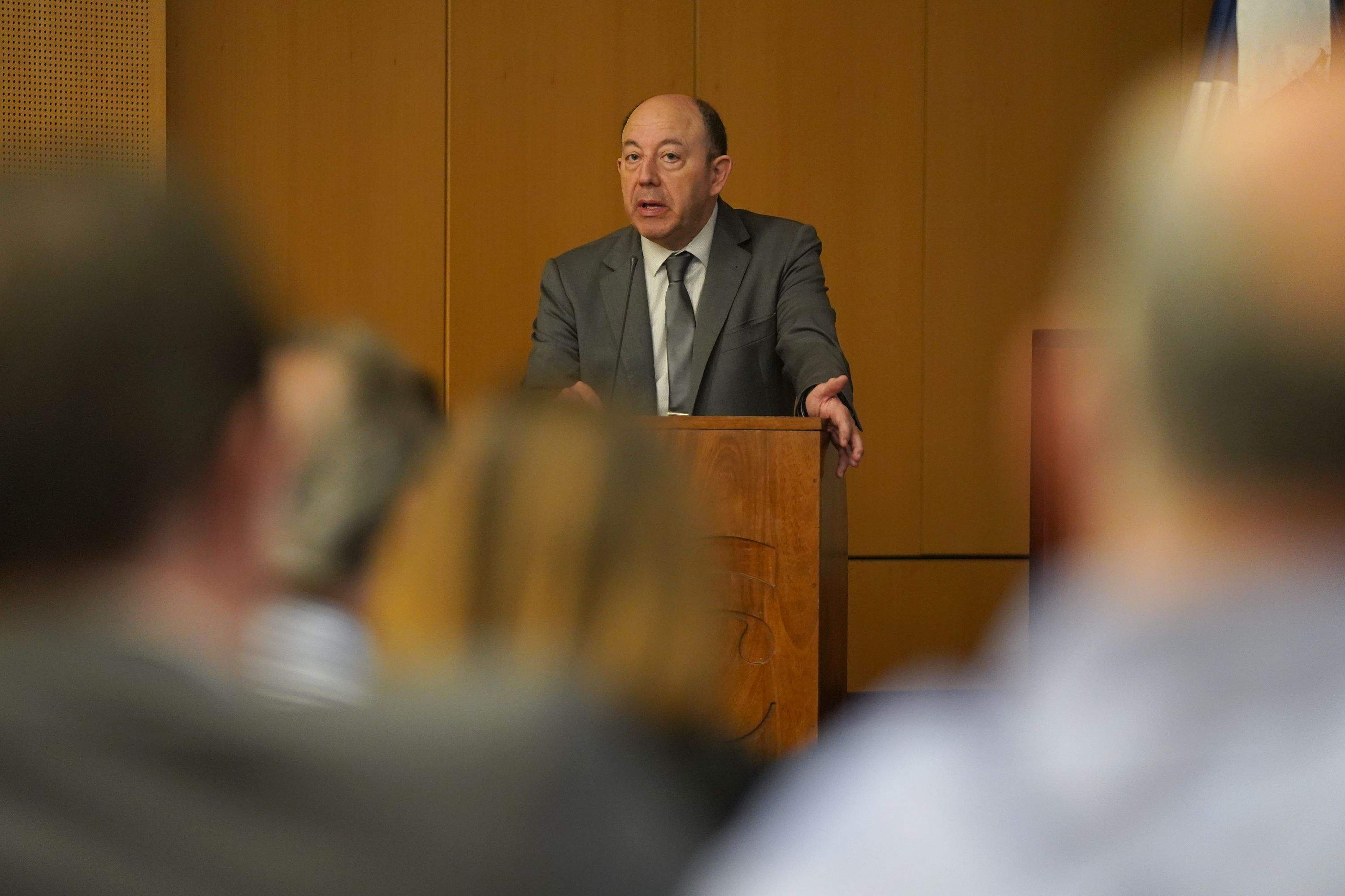 Gonzalo Bernardos, durante su conferencia en la Cámara de Comercio de Santa Cruz de Tenerife. / AcfiPress