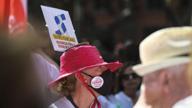 Manifestantes en favor de la sanidad pública canaria Manifestantes en favor de la sanidad pública canaria
