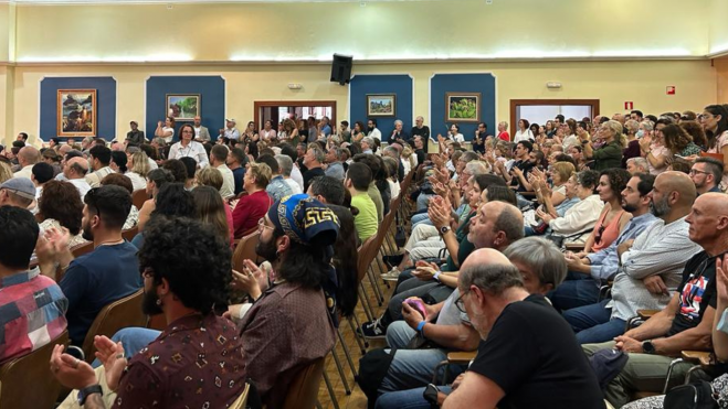 Simpatizantes en el acto de escucha de Yolanda Díaz. Atlántico Hoy