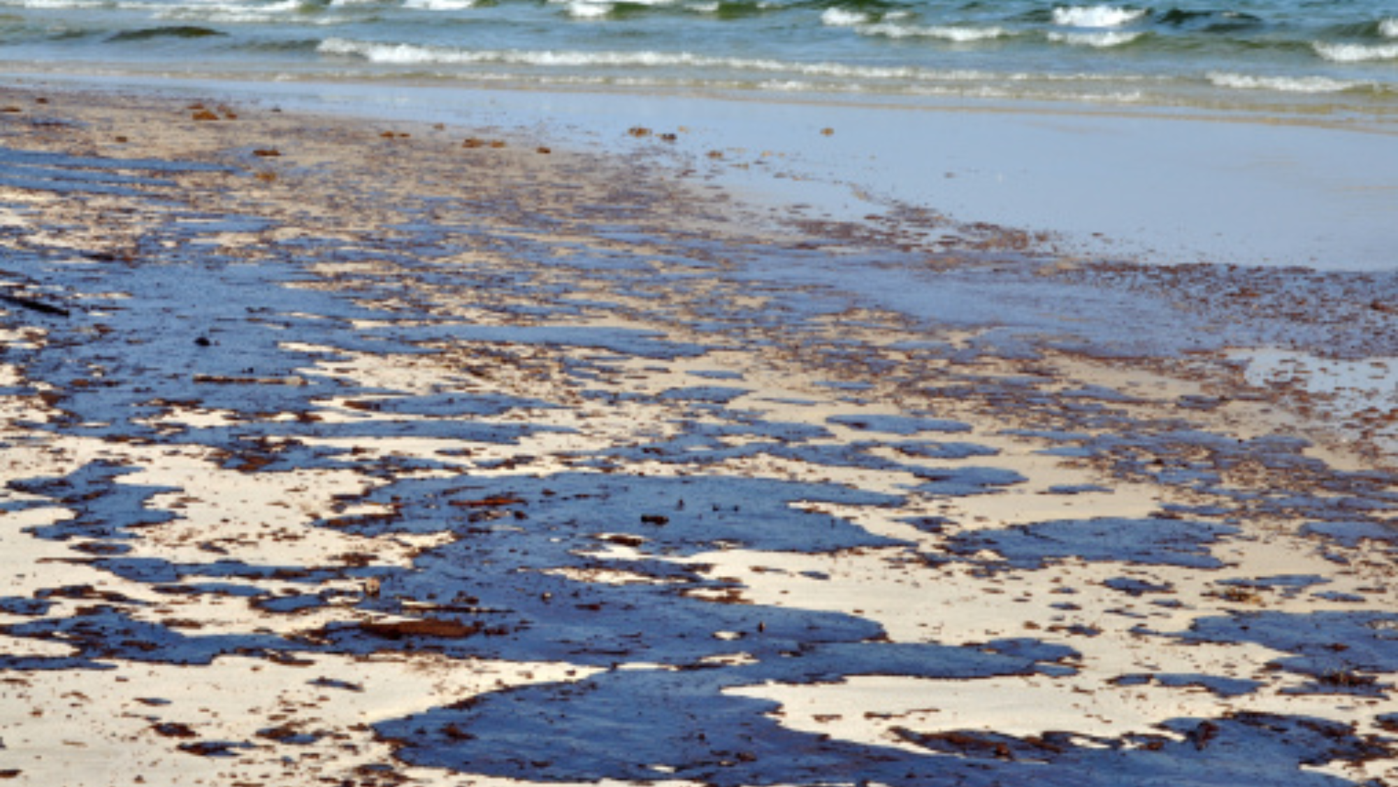 Imagen de vertidos en el mar./ UNPLASH