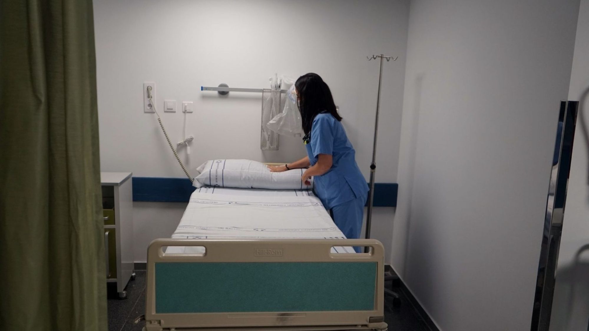 Cama en el área de transición en Urgencias del Hospital Insular, en Canarias. / SCS