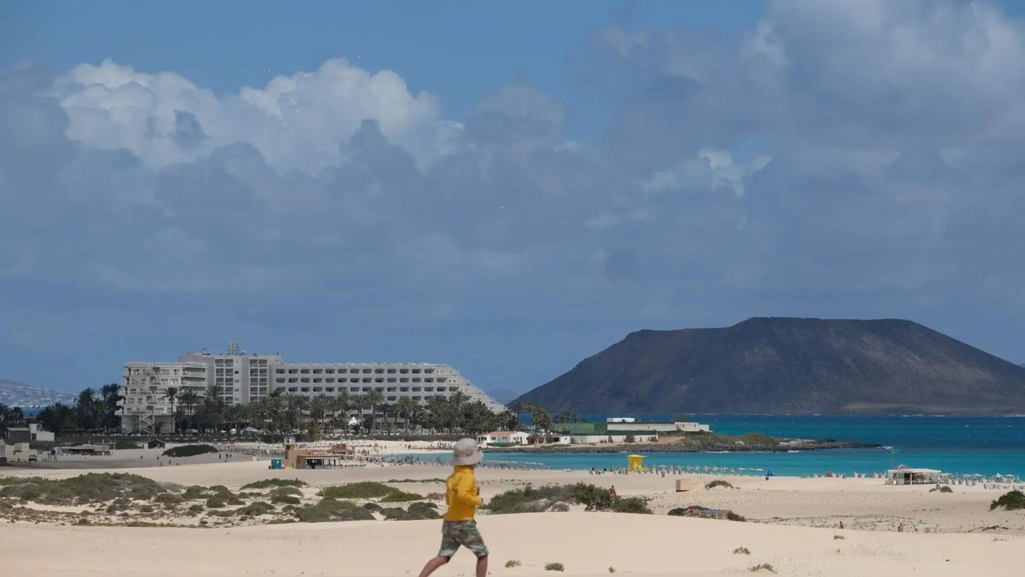 Imagen de archivo de uno de los hoteles del grupo Riu situados dentro de las Dunas de Corralejo, en Fuerteventura / EFE