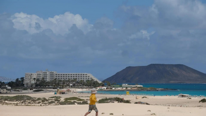 Imagen de archivo de uno de los hoteles del grupo Riu situados dentro de las Dunas de Corralejo, en Fuerteventura / EFE