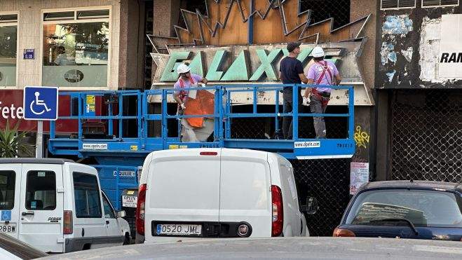 Insula Signa en el rescate del rótulo de Multicines Galaxy's / INSULA SIGNA