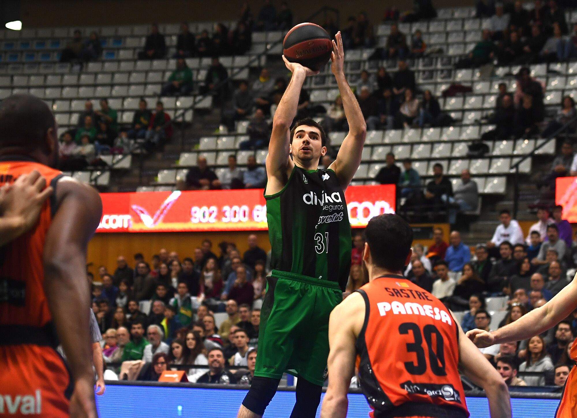 Dakota Mathias durante su etapa en Joventut de Badalona en la temporada 2018-2019./ CB CANARIAS.