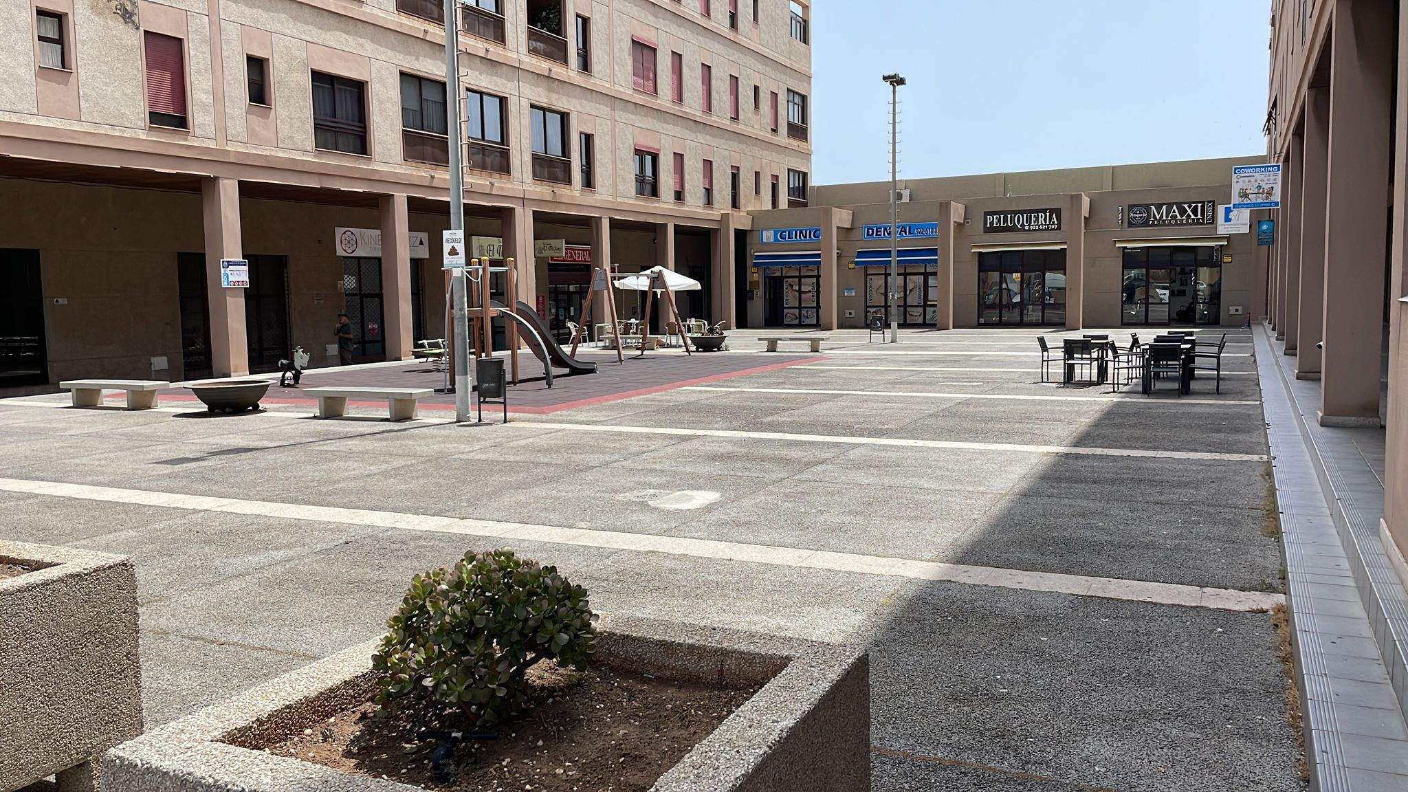 Plaza del Edificio Airam, en Barranco Grande./ CEDIDA