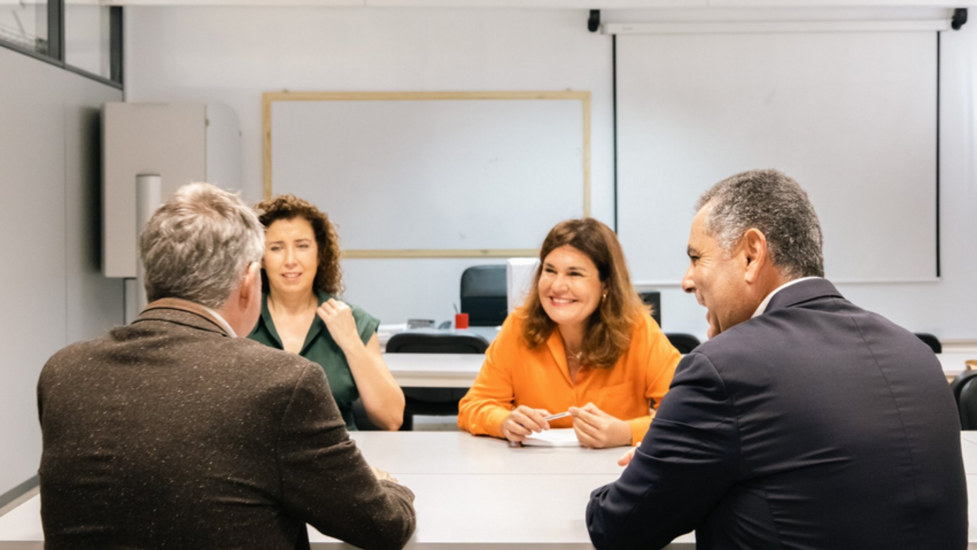 Jimena Delgado, en el centro de la imagen, con representantes de Femepa. / PP