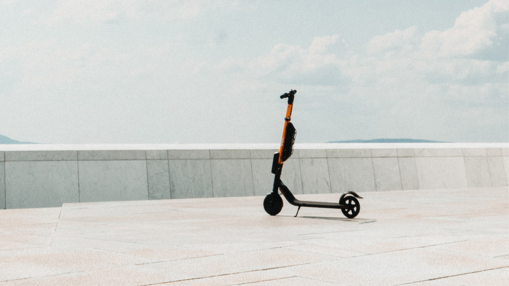 Un patinete eléctrico./ EDUARDO ALVARADO - UNSPLASH