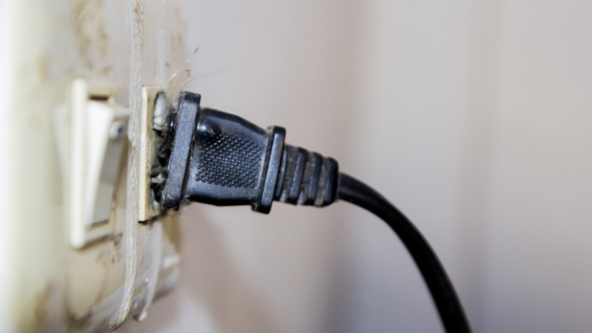 Una instalación eléctrica defectuosa./ ARCHIVO