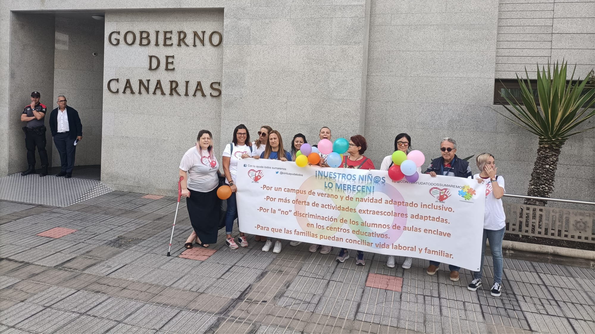 Concentración frente a Presidente del Gobierno de los padres / CEDIDA 