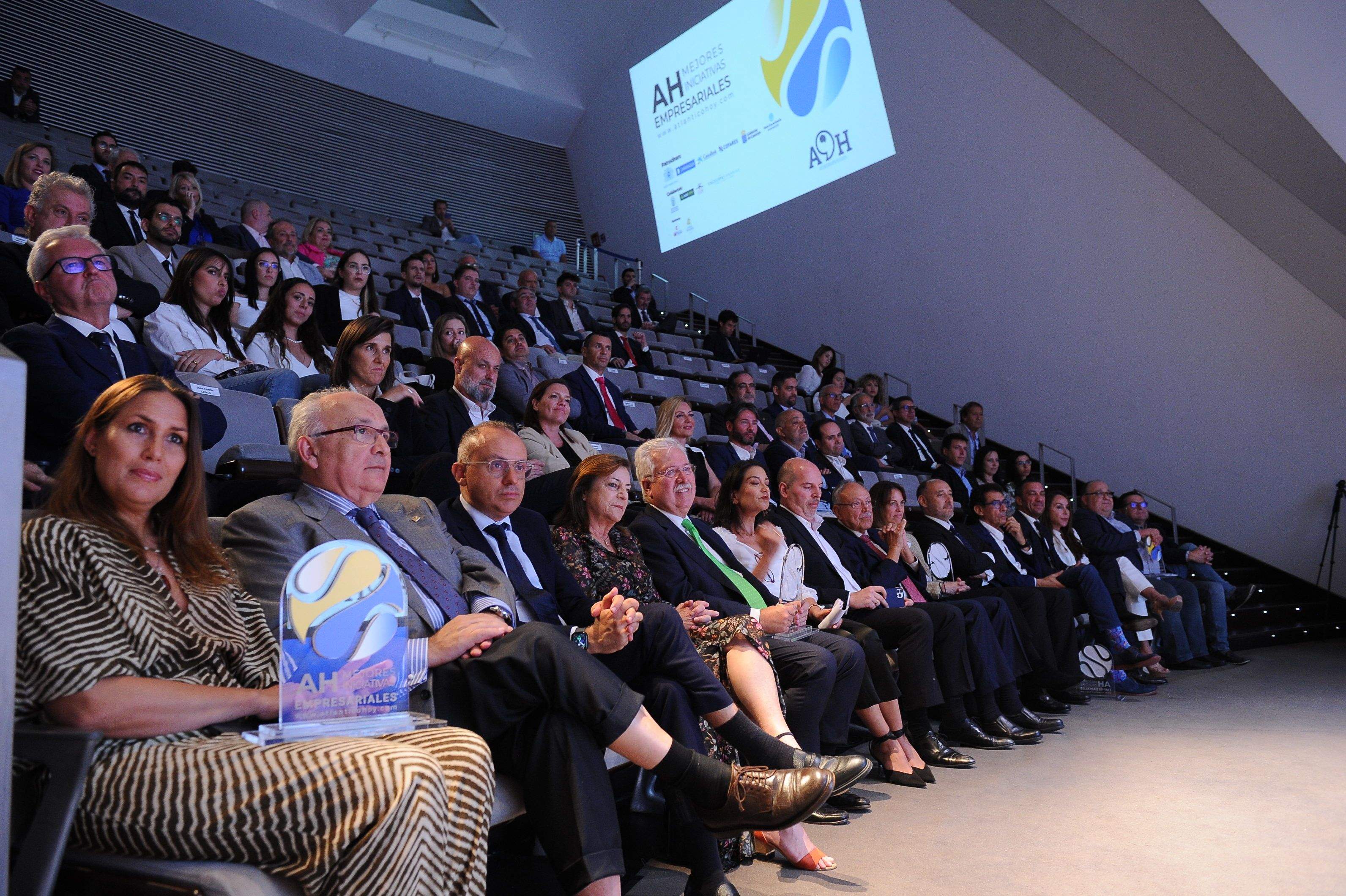 La audiencia que acudió a los premios de Atlántico Hoy./