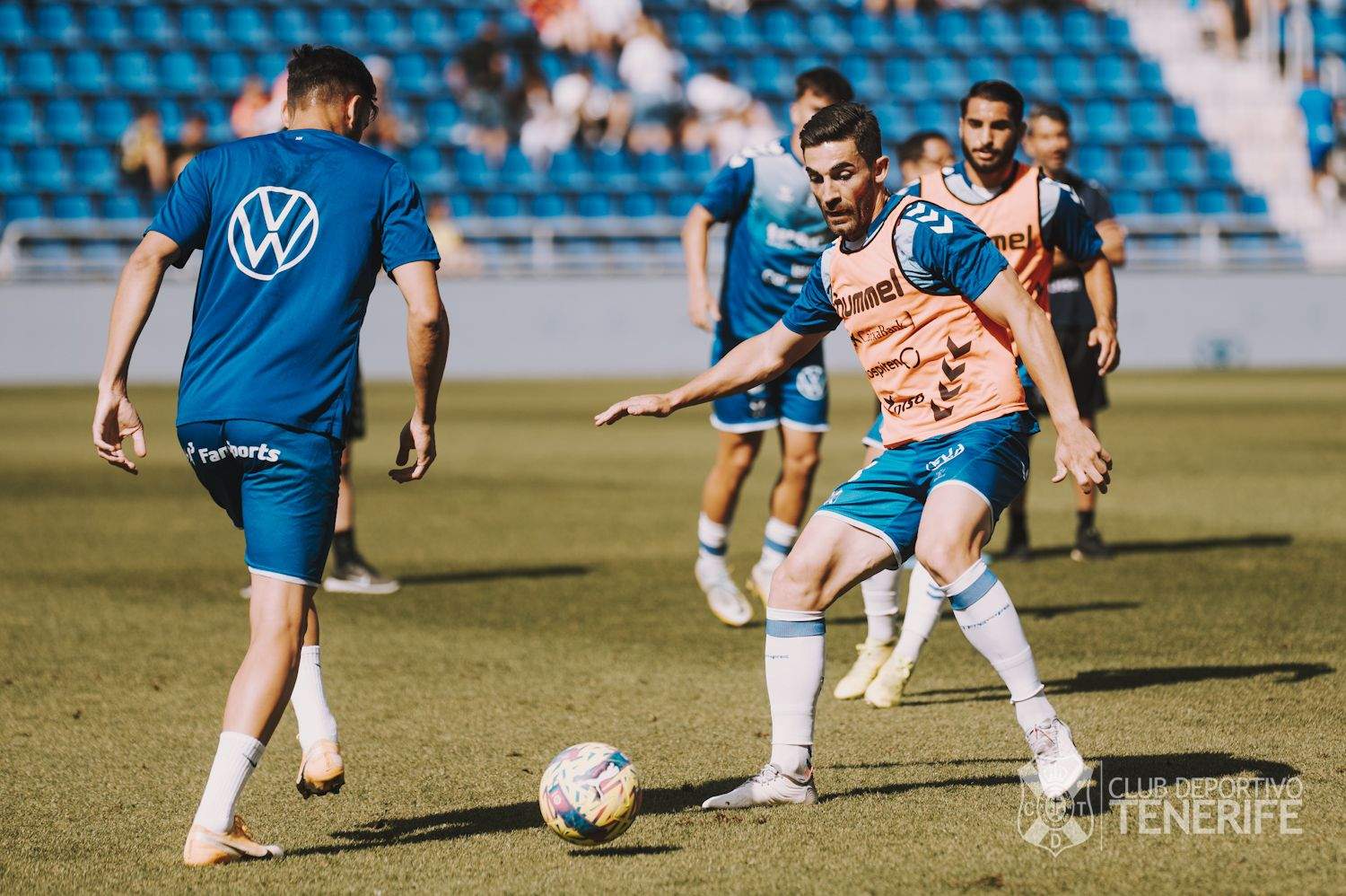 José León señaló que incluso en ausencia de objetivos siempre tendrán el orgullo del futbolista y el compromiso con la camiseta para seguir compitiendo./ CD TENERIFE.