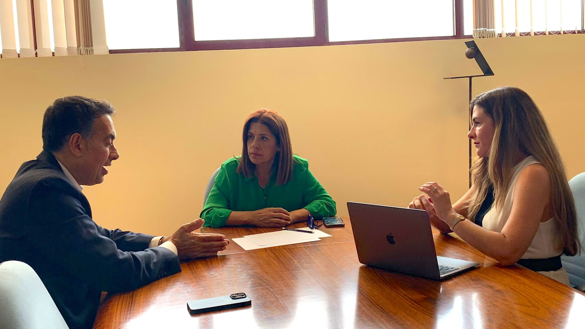 Reunión entre Carmen Hernández y José Antonio Newport / AYUNTAMIENTO DE TELDE