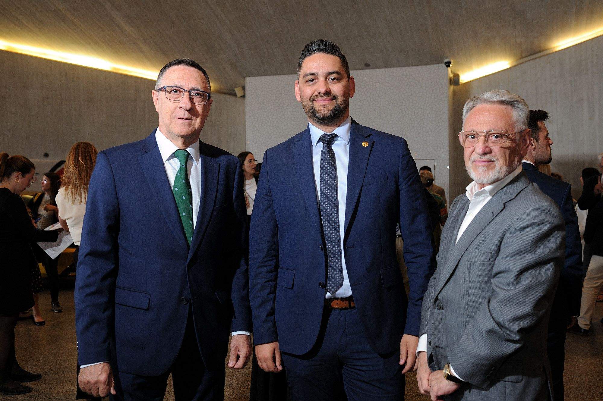 Fernando Berge, presidente de Cajasiete, Samuel Cruz, presidente de COTIME y Salvador Gómez 