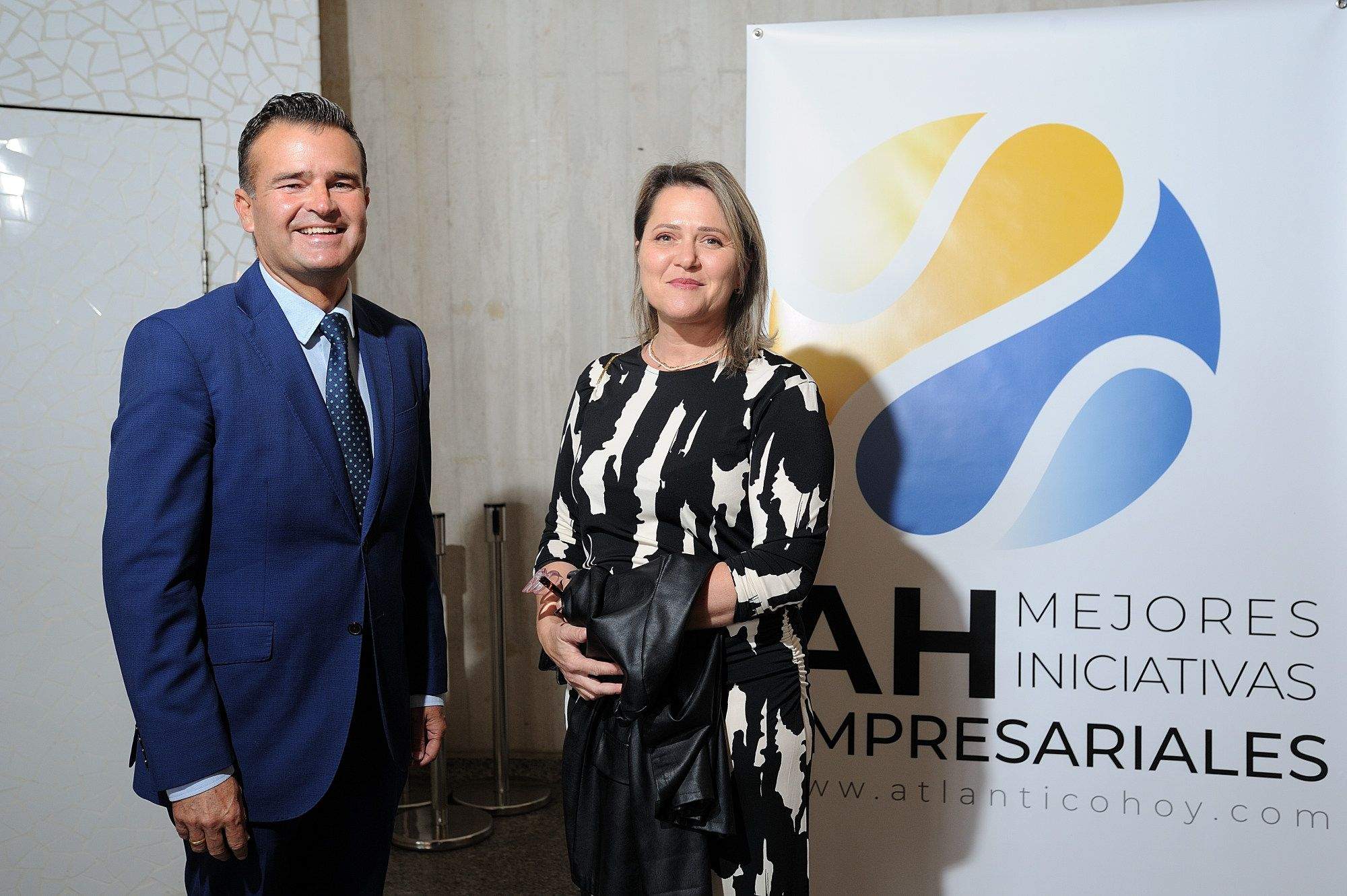 Pablo Zurita, consejero delegado de Gestión del Medio Rural Canarias (GMR), y Alicia Vanoostende, consejera de Agricultura y Ganadería del Gobierno de Canarias