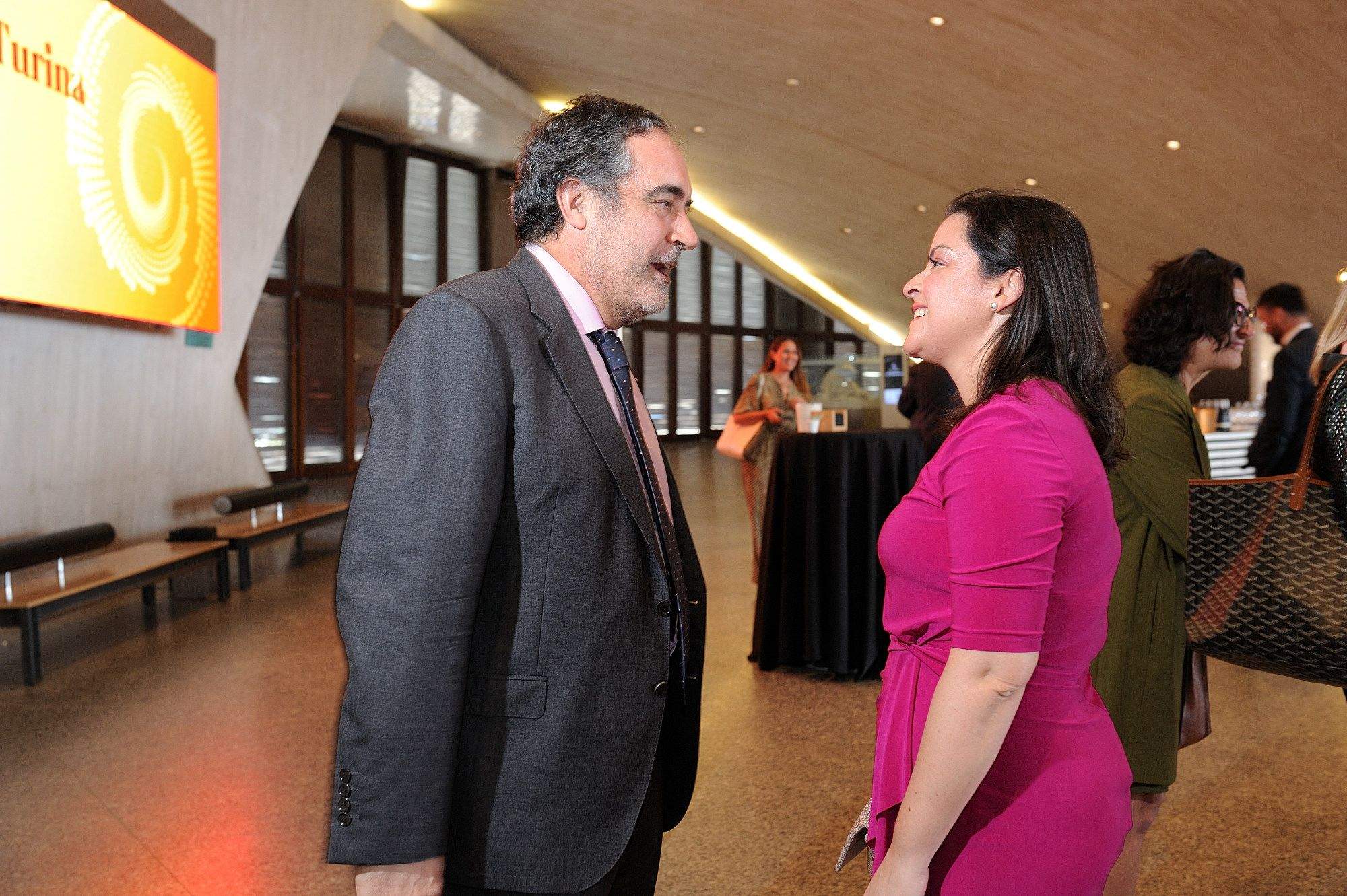 José Manuel Niederleytner, presidente del Consejo Canario de Colegios de Abogados, y Yaiza Castilla, consejera de Turismo de Canarias