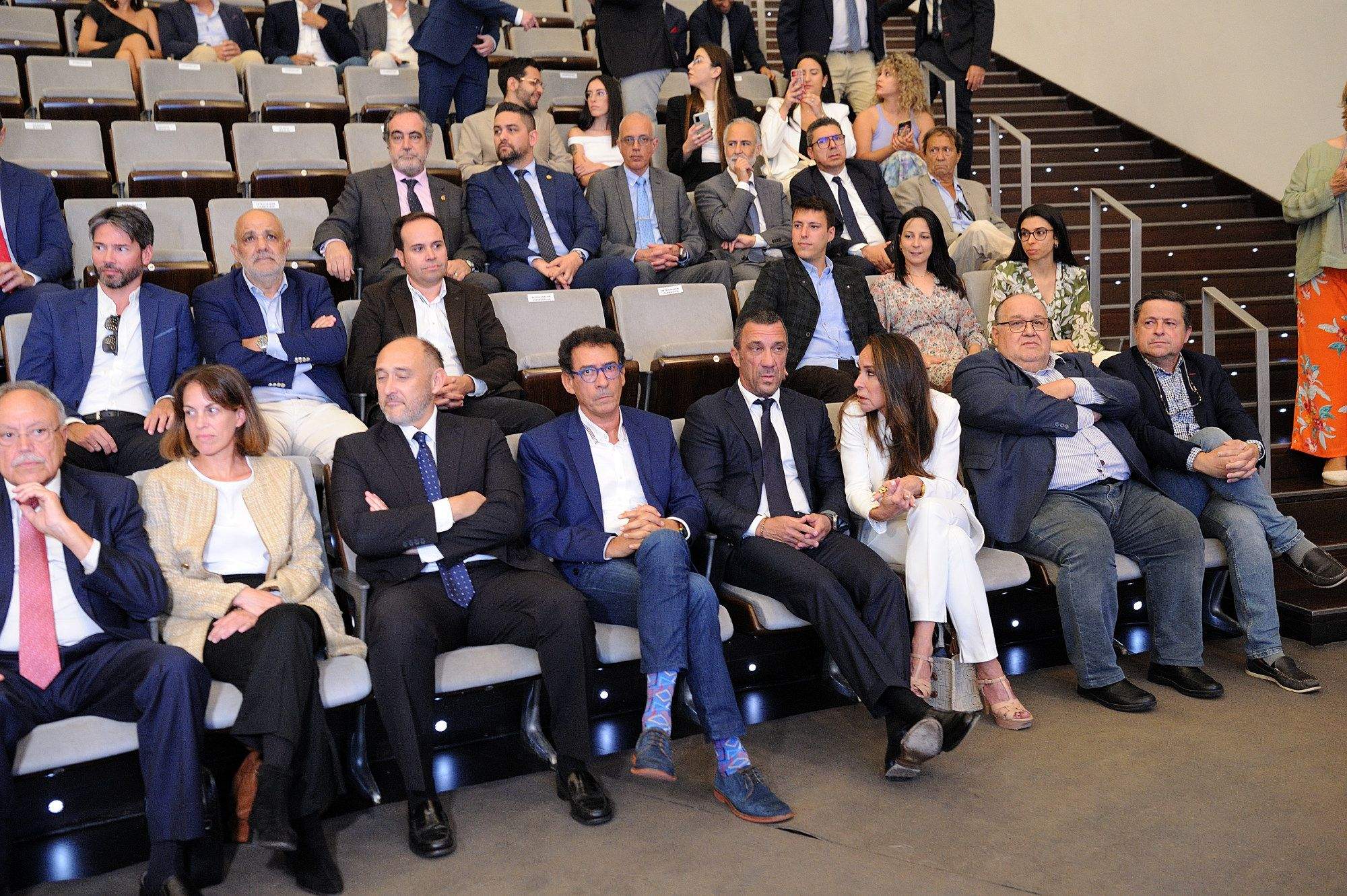 Algunos de los empresarios premiados en la primera fila de la Sala de Cámara