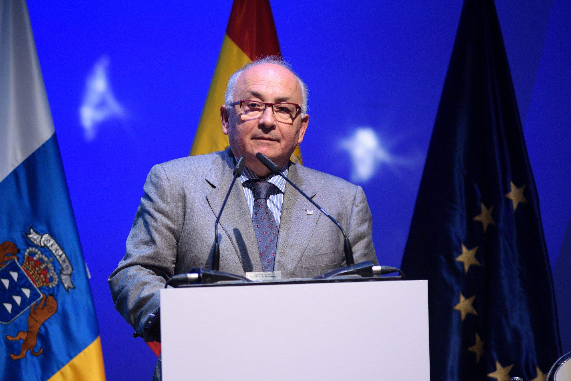 Juan Antonio López de Vergara, presidente de Mutua Tinerfeña, durante su discurso tras ganar el premio a Mejor Iniciativa Empresarial en la categoría Digital