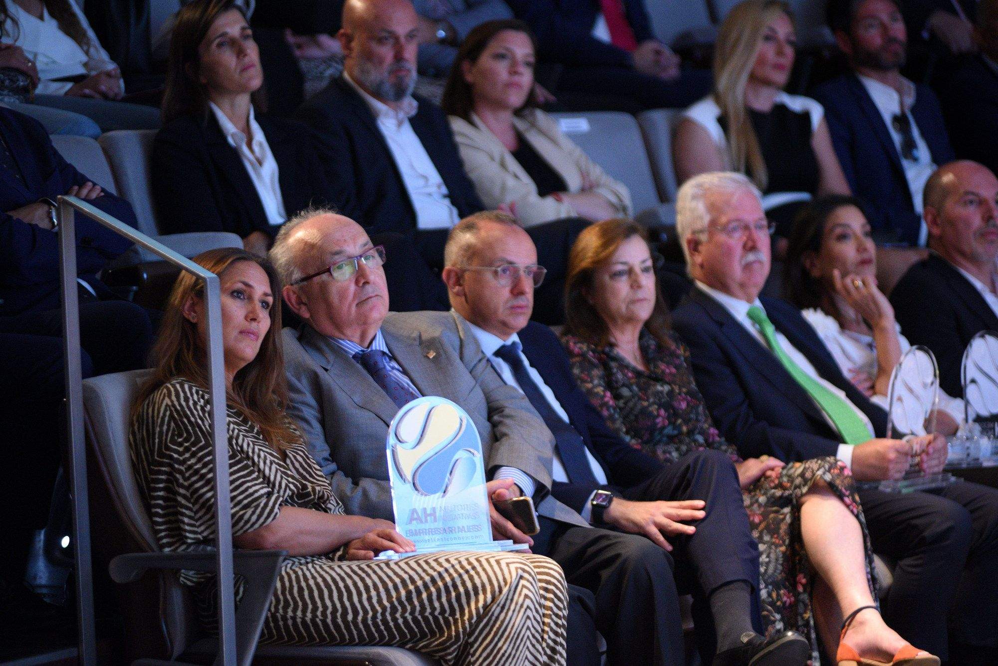 Varios de los ganadores de los premios Mejores Iniciativas Empresariales Atlántico Hoy con sus acompañantes