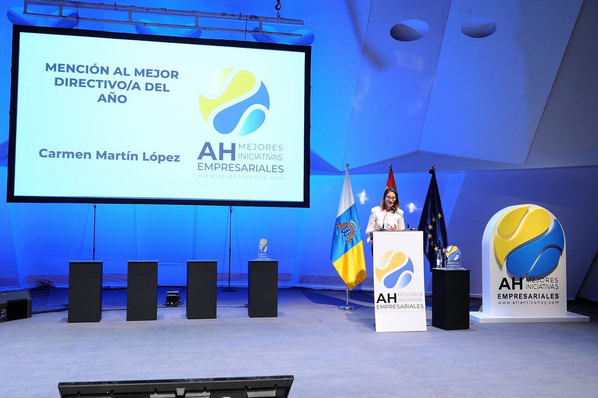 La CEO de Intelequia, Carmen Martín López, durante su discurso tras recibir el premio a Mejor Directiva del Año 