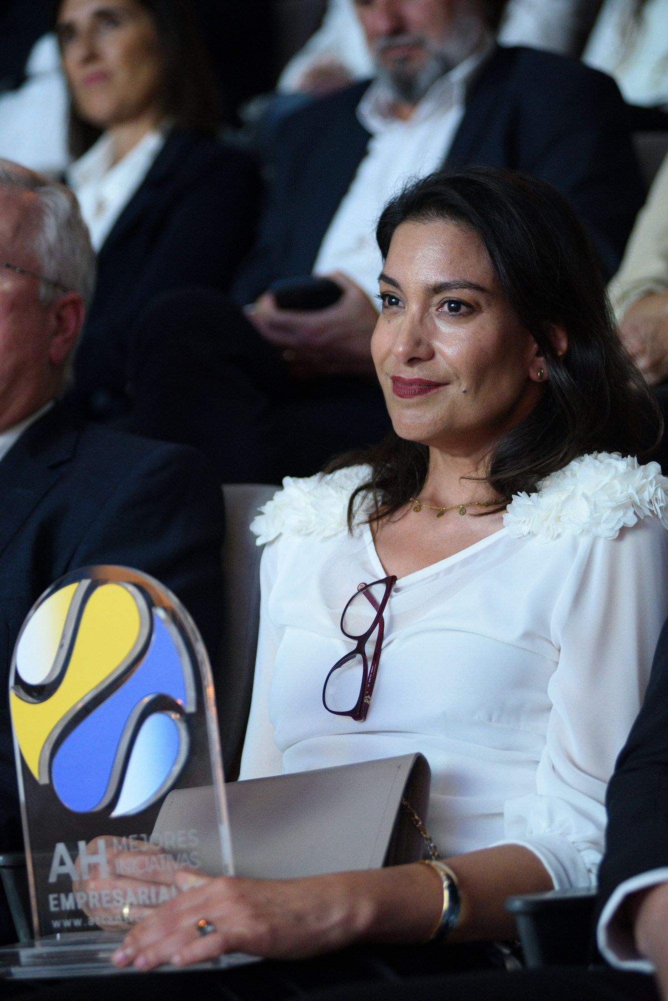 Carmen Martín López, CEO de Intelequia, galardonada como Mejor Directiva del Año durante los Premios a las Mejores Iniciativas Empresariales 