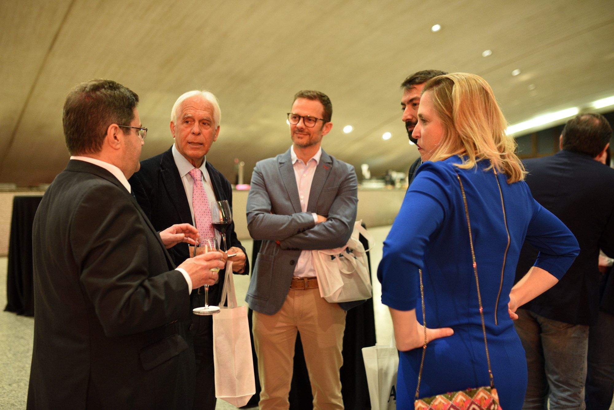 Corviniano Clavijo y Martín Alonso departen con los asistentes