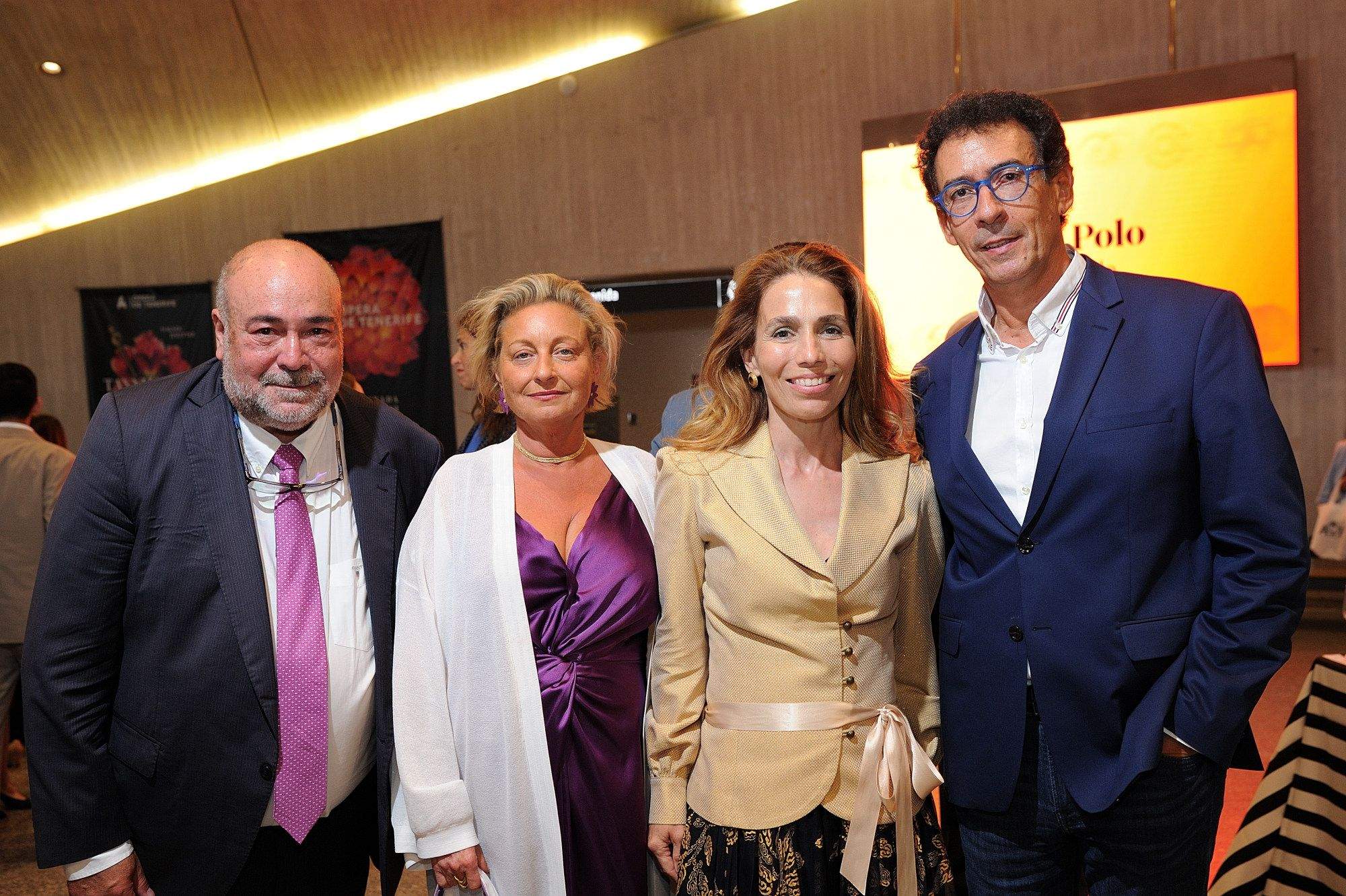 Xavier Salvador, CEO de GMG y su mujer, María Ángeles López; Eva Moll de Alba, presidenta de Canarias Global Media; y Lucas Fernández, presidente de Plato del Atlántico