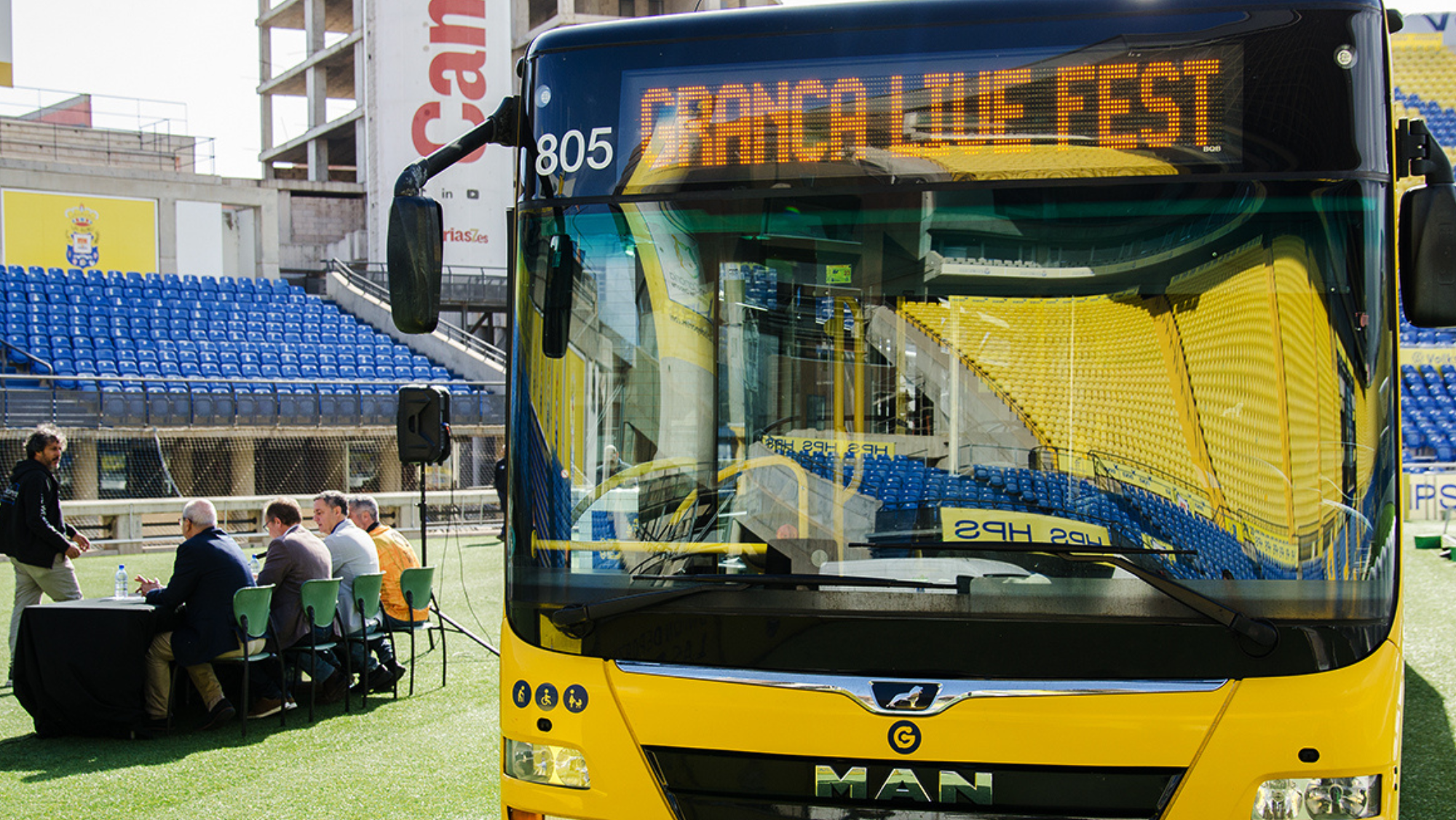 Una de las guaguas que servirán para ir al festival. / GUAGUAS MUNICIPALES