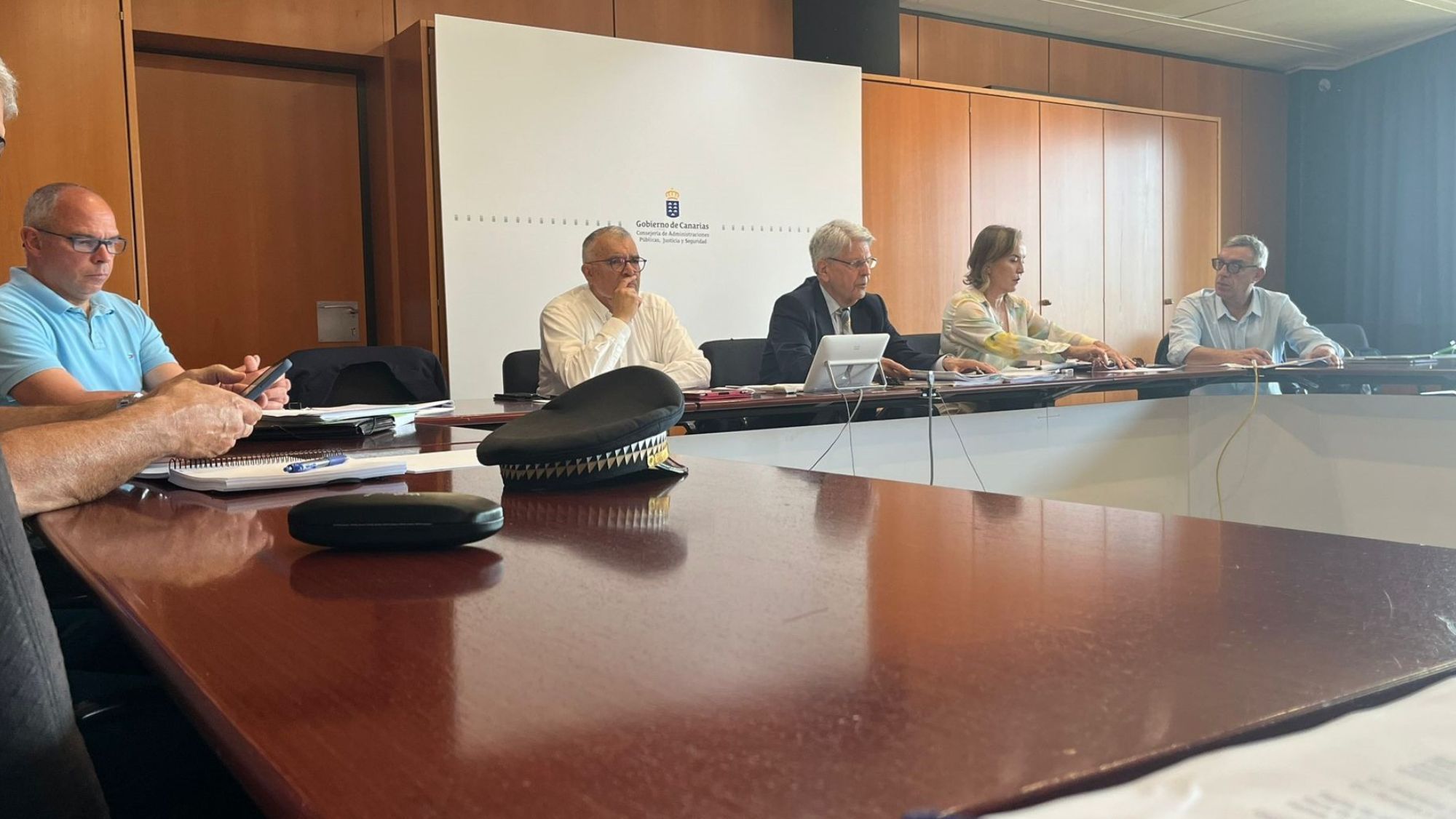 Comisión de Coordinación de Policías Locales de Canarias presidida por el consejero de Seguridad, Julios Pérez / CEDIDA