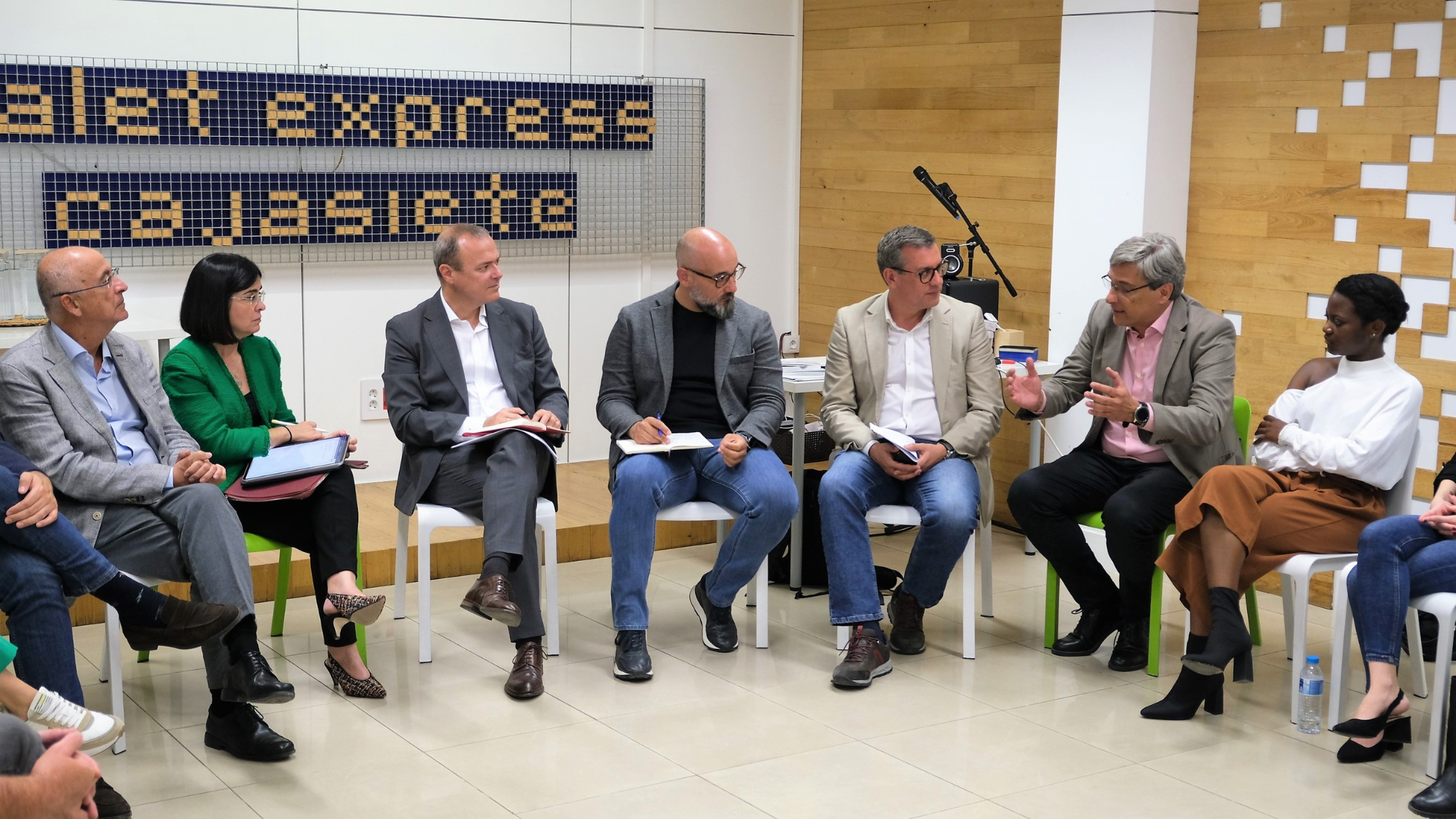 Augusto Hidalgo y Carolina Darias reunidos con la Asociación Canaria de Startups / PSOE