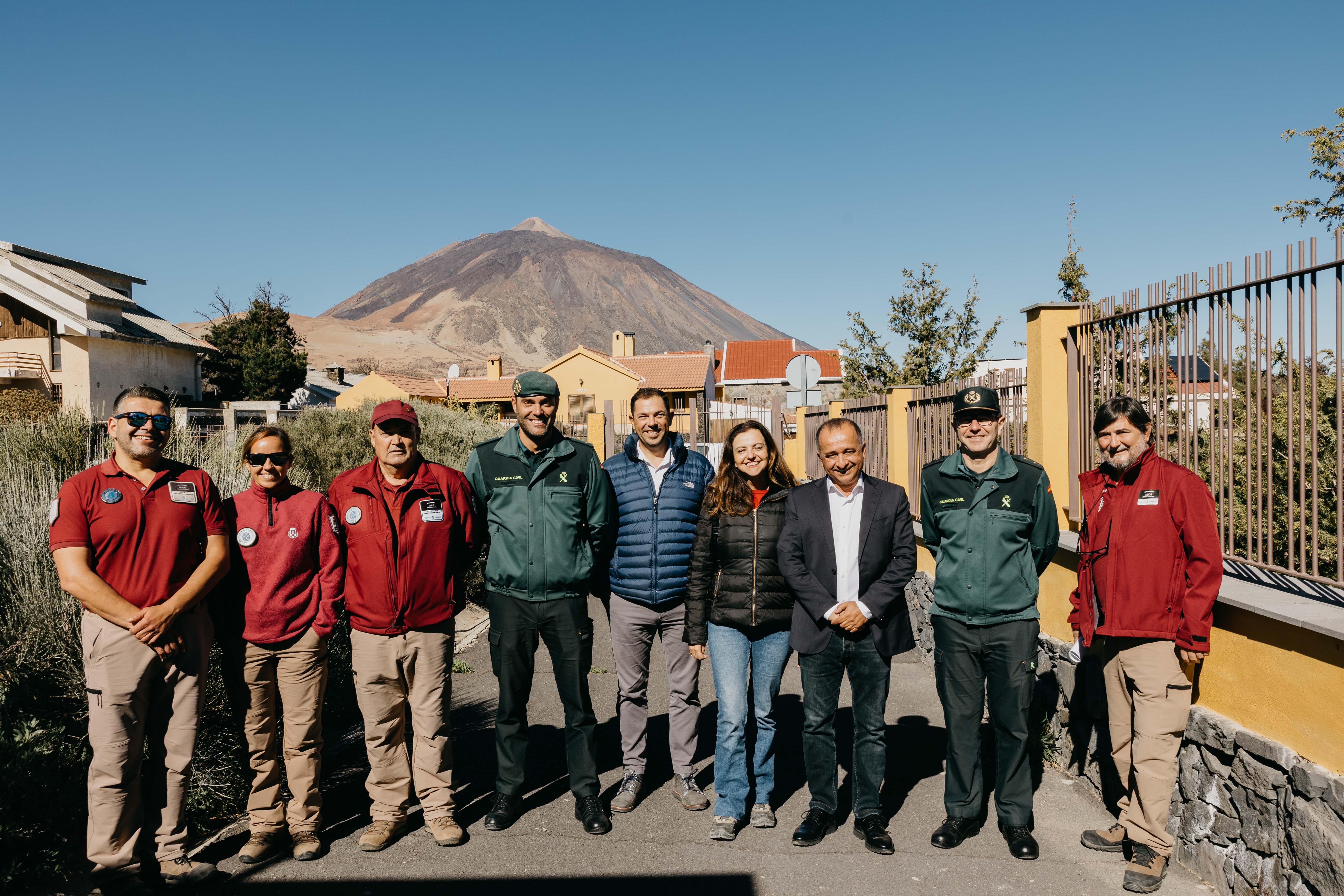 Entrega de llaves de las instalaciones de la Guardia Civil en el Teide./ CABILDO DE TENERIFE