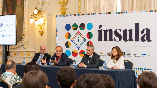 Los encargados de presentar el proyecto Ínsula / SILBO COMUNICA