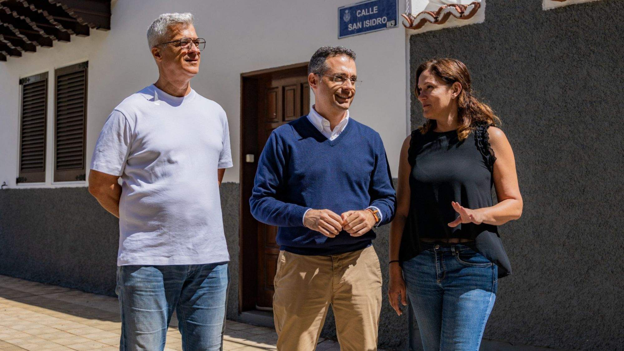 Carlos Tarife en la calle San Isidro, junto al cuartel de Almeyda / AH
