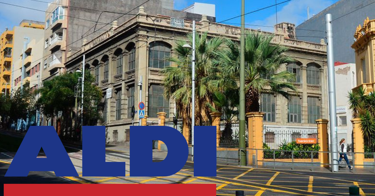 Edificio de la antigua fábrica de tabaco La Victoria, donde Aldi instalará su primer supermercado en Santa Cruz de Tenerife./ MONTAJE ATLÁNTICO HOY