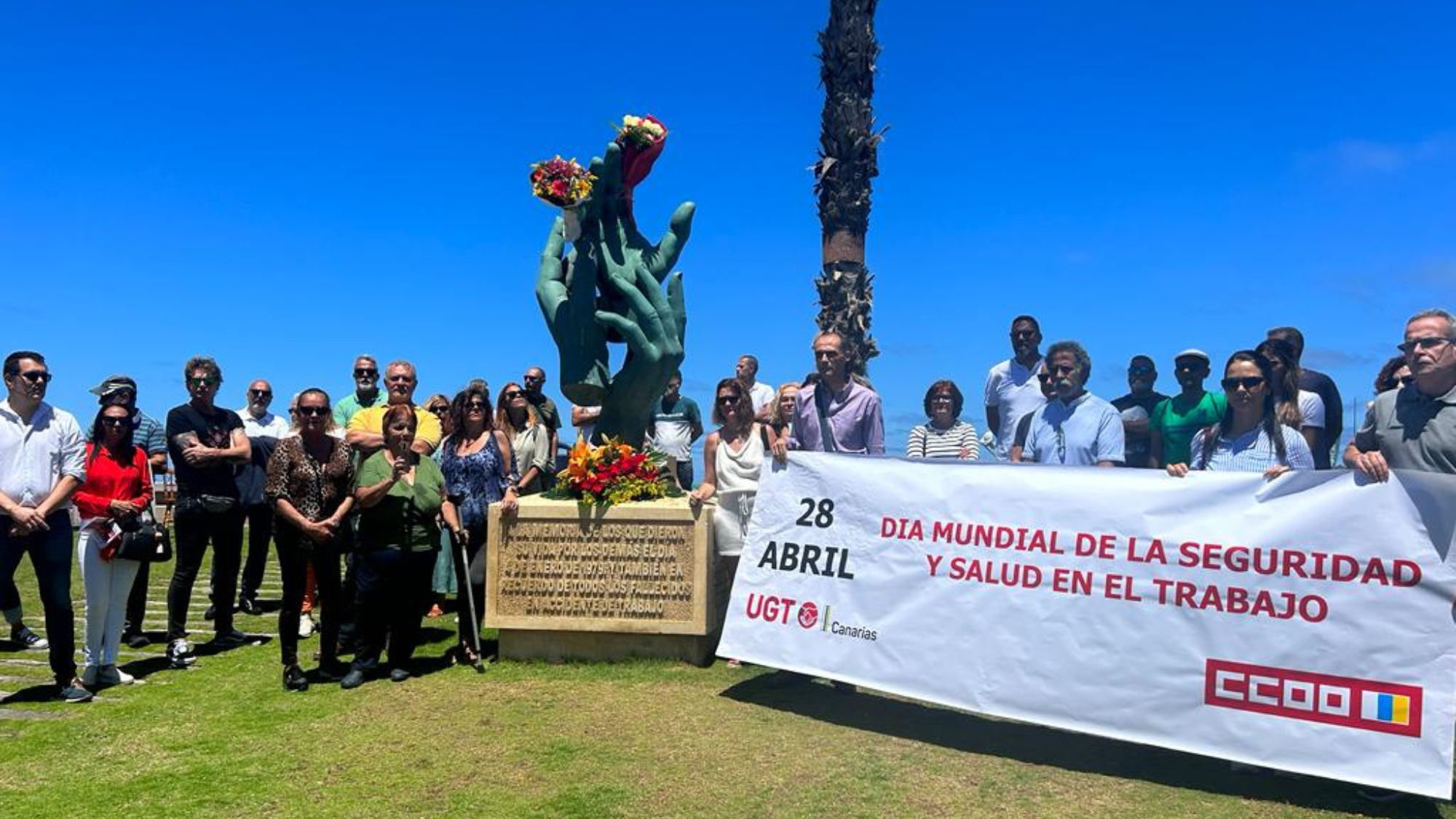 Monumento en memoria de los once fallecidos en la factoría Ojeda / LUNA MOYA  - ATLÁNTICO HOY
