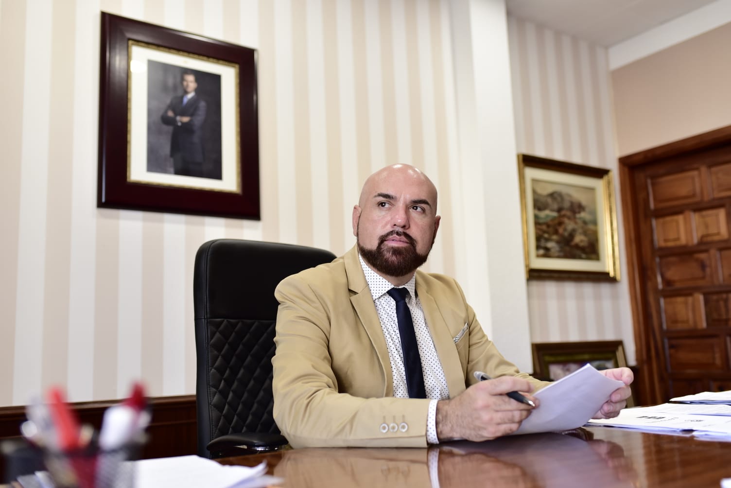 El alcalde del PSOE de Puerto de la Cruz, Marco González, en su despacho / ARCHIVO