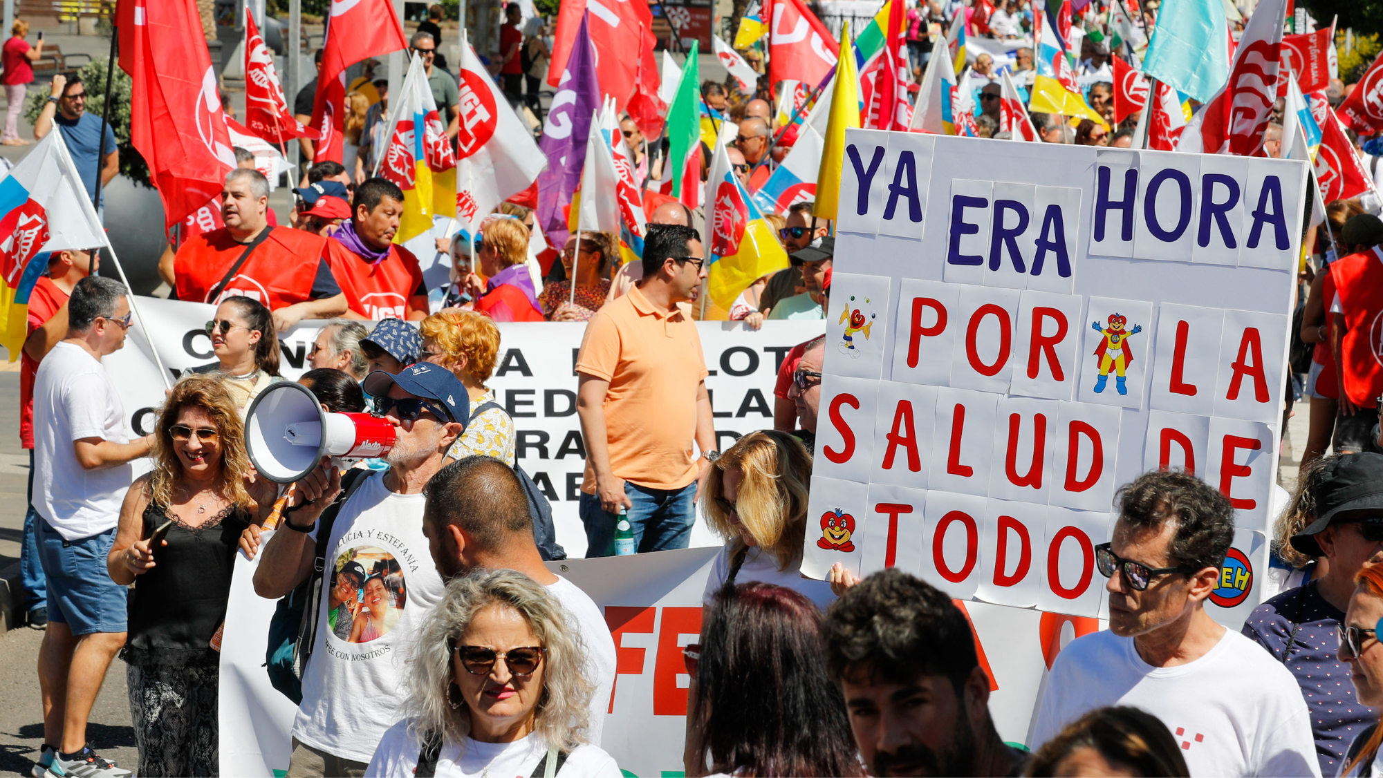 Manifestación por el Primero de Mayo en las calles de Las Palmas de Gran Canaria. EFE - ELVIRA URQUIJO A.