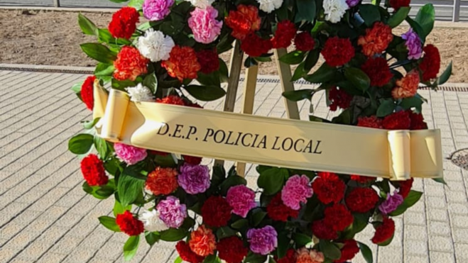 Ramo de flores elaborado por los policías para la protesta / CEDIDA