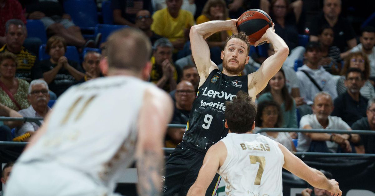 Marcelinho anotó 43 puntos y repartió 8 asistencias pero UCAM Murcia se impuso por 109-111 al CB Canarias tras la prórroga./ EFE.
