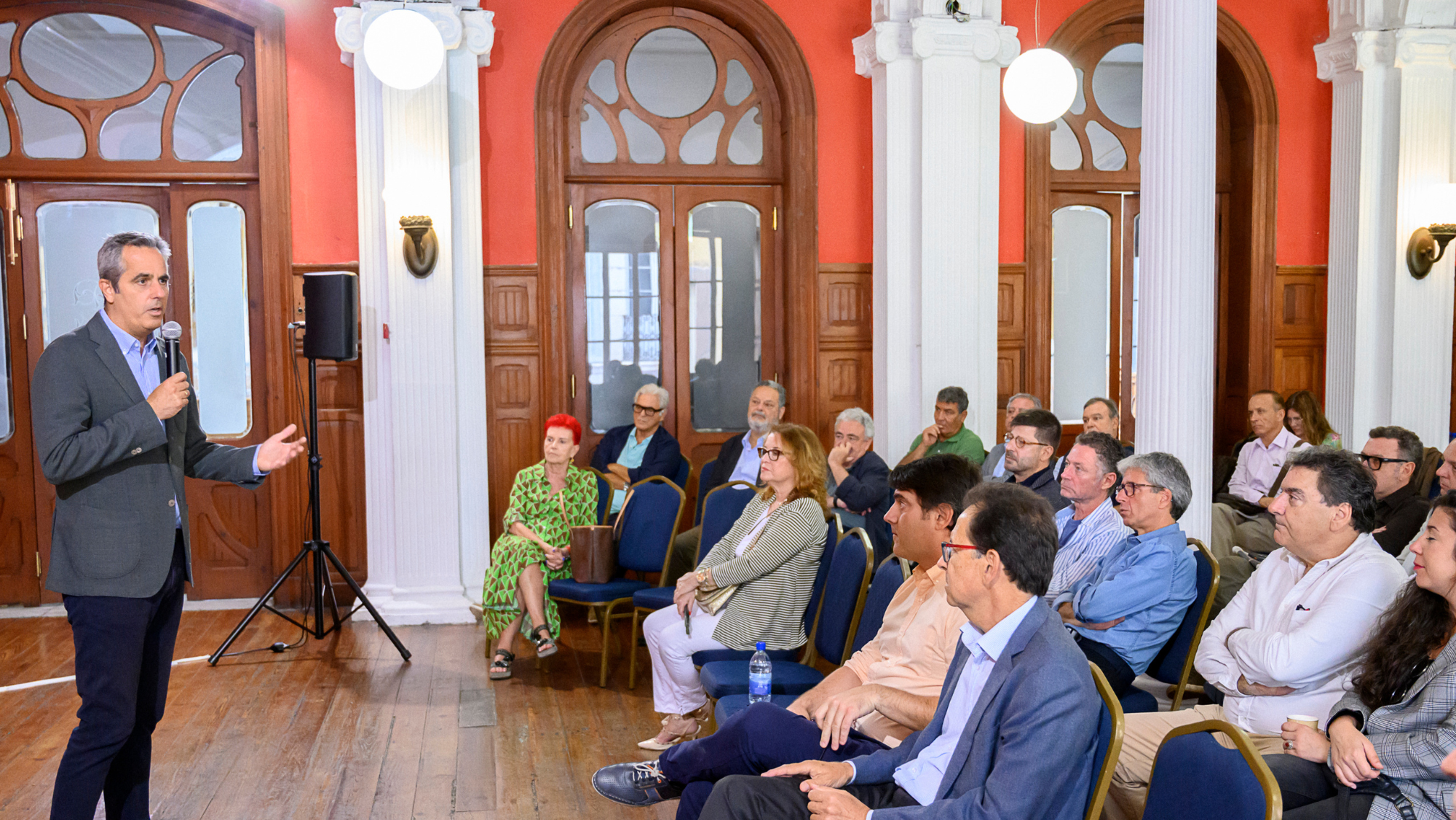 Miguel Jorge reunido con el sector cultural  PP