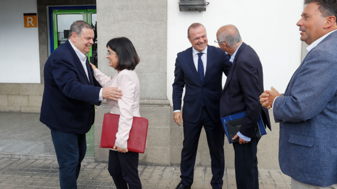 Reunión de Carolina Darias y Augusto Hidalgo con FEDEPORT / ELVIRA URQUIJO - EFE Reunión de Carolina Darias y Augusto Hidalgo con FEDEPORT / ELVIRA URQUIJO - EFE
