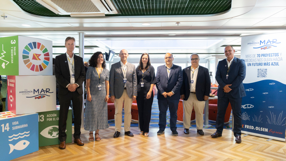 El equipo de Fred. Olsen Express que ha presentado este miércoles "En Armonía con el Mar"./ CEDIDA