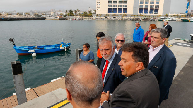 Luis Ibarra junto a Ángel Víctor Torres, Augusto Hidalgo y Javier Doreste / EFE - ELVIRA URQUIJO A. Luis Ibarra junto a Ángel Víctor Torres, Augusto Hidalgo y Javier Doreste / EFE - ELVIRA URQUIJO A.