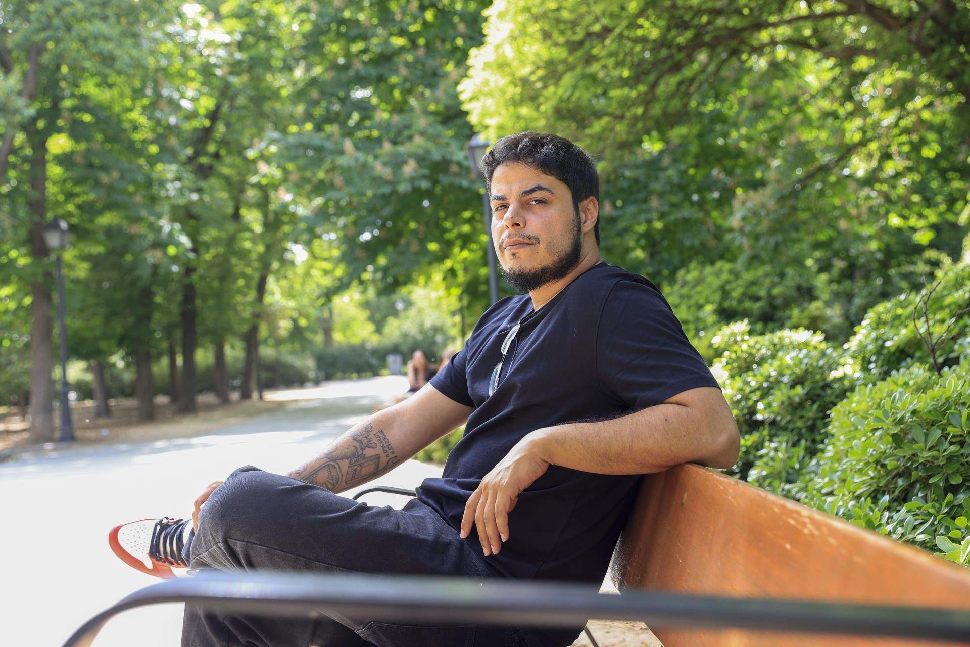 David Sainz publica 'Chusma', un libro en el que repasa su infancia y adolescencia en Las Rehoyas. / ZIPI-EFE