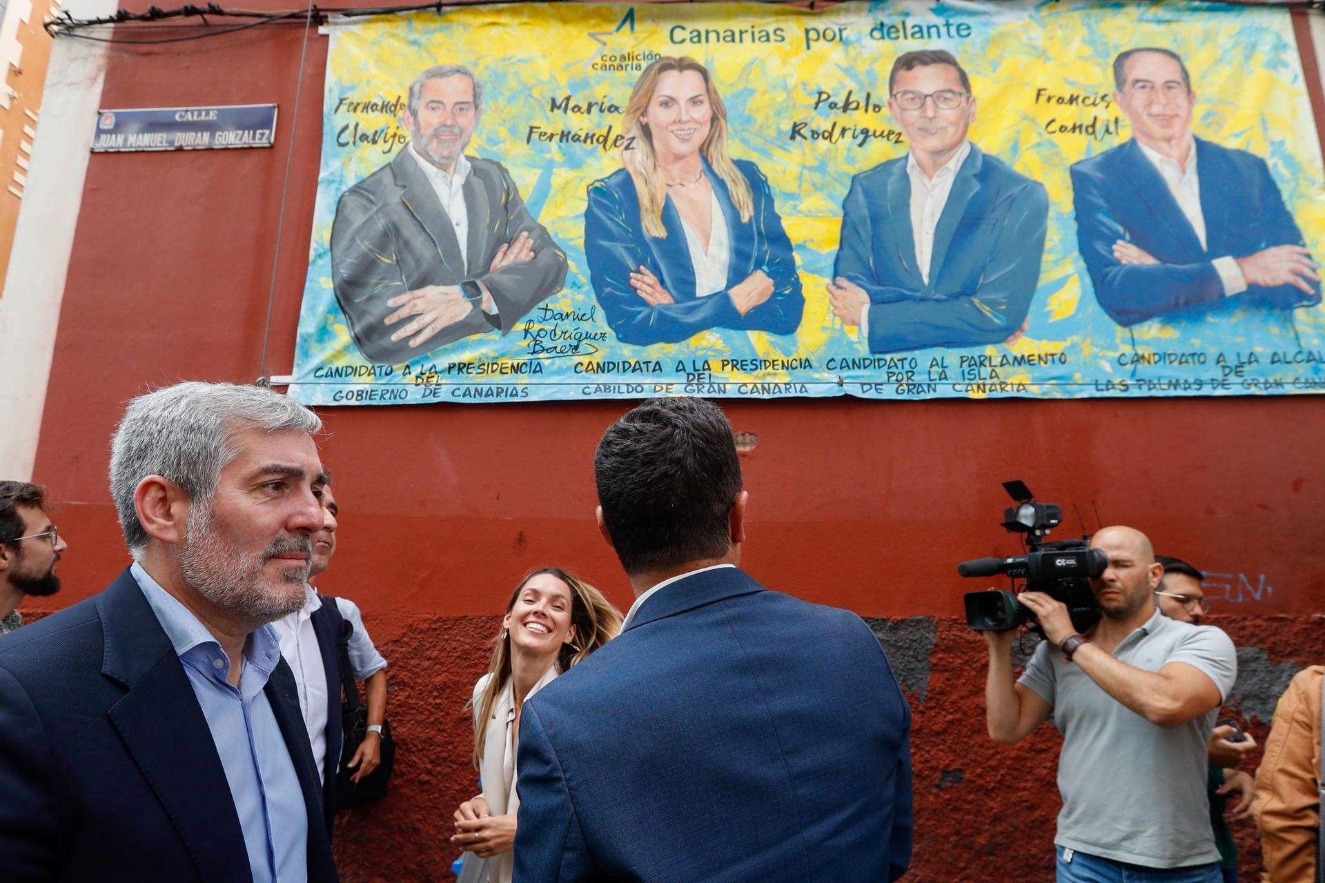 Fernando Clavijo, María Fernández y Pablo Rodríguez, en el acto de arranque de campaña de Coalición Canaria. / ELVIRA URQUIJO-EFE 