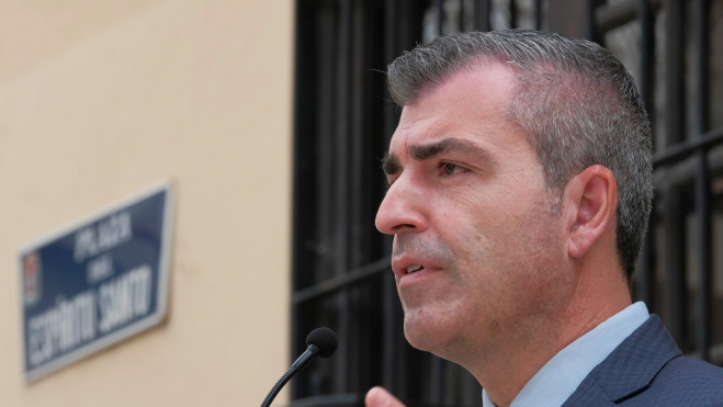 Manuel Domínguez durante la presentación de su programa en Las Palmas de Gran Canaria / EFE -Ángel Medina G. 